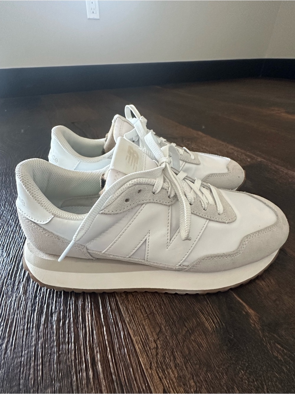 New Balance 237 Retro Runner in Light Gray and White